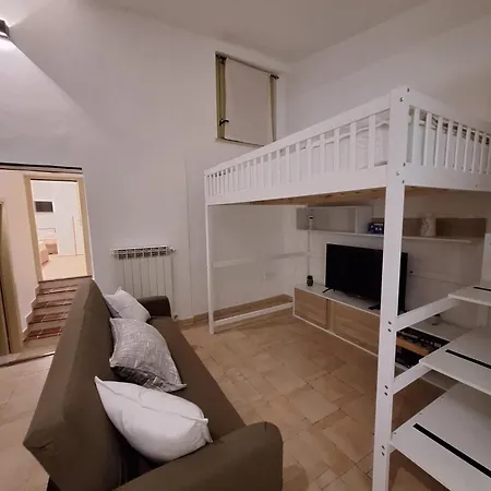 Casa Conti Trivelli 2 3*
