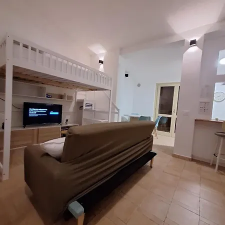 Casa Conti Trivelli 2 3*